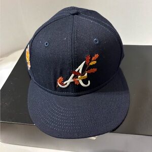 New Era Offset Atlanta Braves 59FIFTY fitted cap navy embroidered  autumn leaves